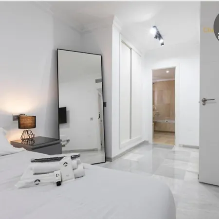 Golden Mille Apartment *